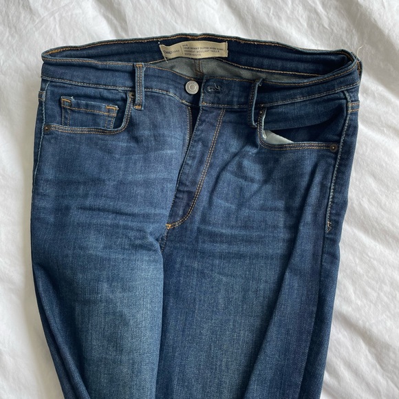 EUC Women’s Skinny Jeans - Picture 2 of 2